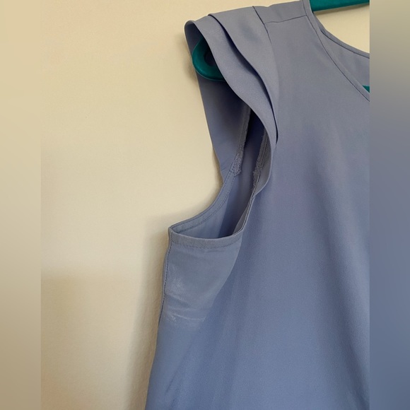 Ann Taylor LOFT Baby Blue Embroider Detail Top - Size L - Picture 2 of 5